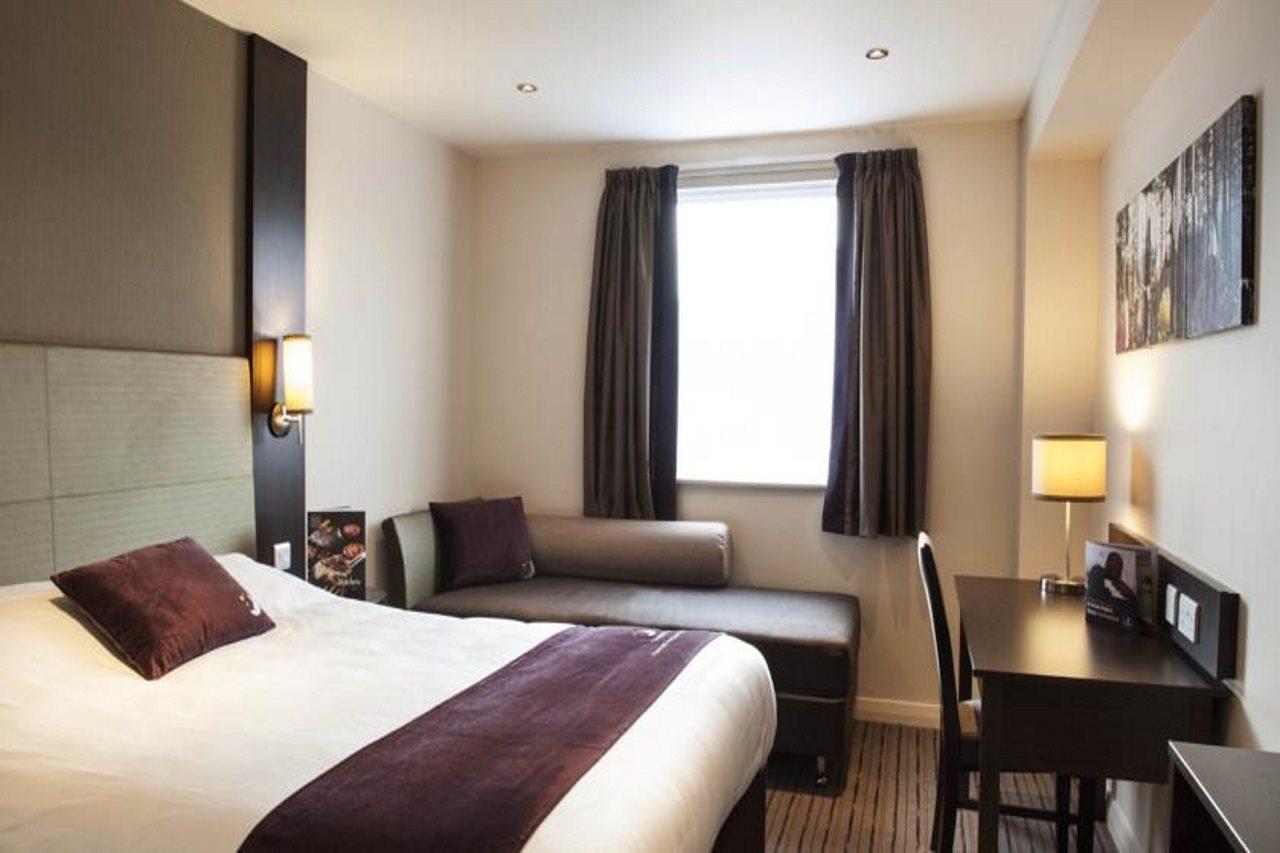 Premier Inn Maidenhead Town Centre Zewnętrze zdjęcie